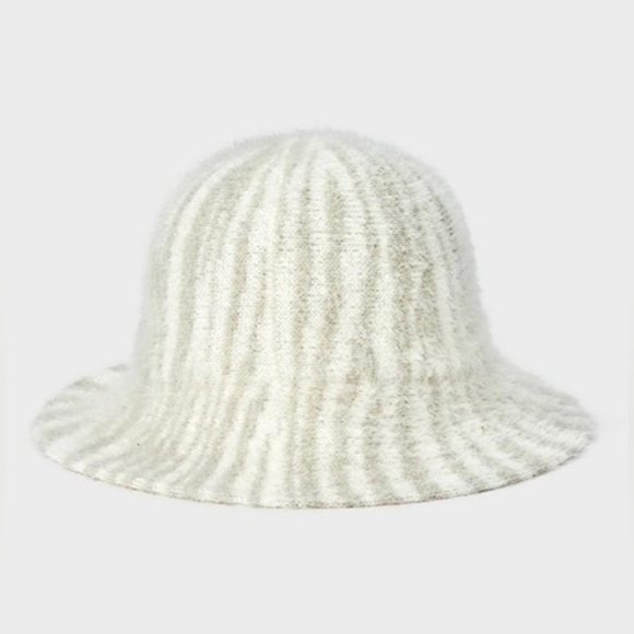 a new day Accessories - 🌻NWT A New Day Brushed Bucket Hat, Cream/ Zebra Print